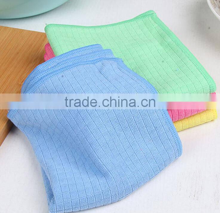 Super absorbent microfibre cleaning cloth