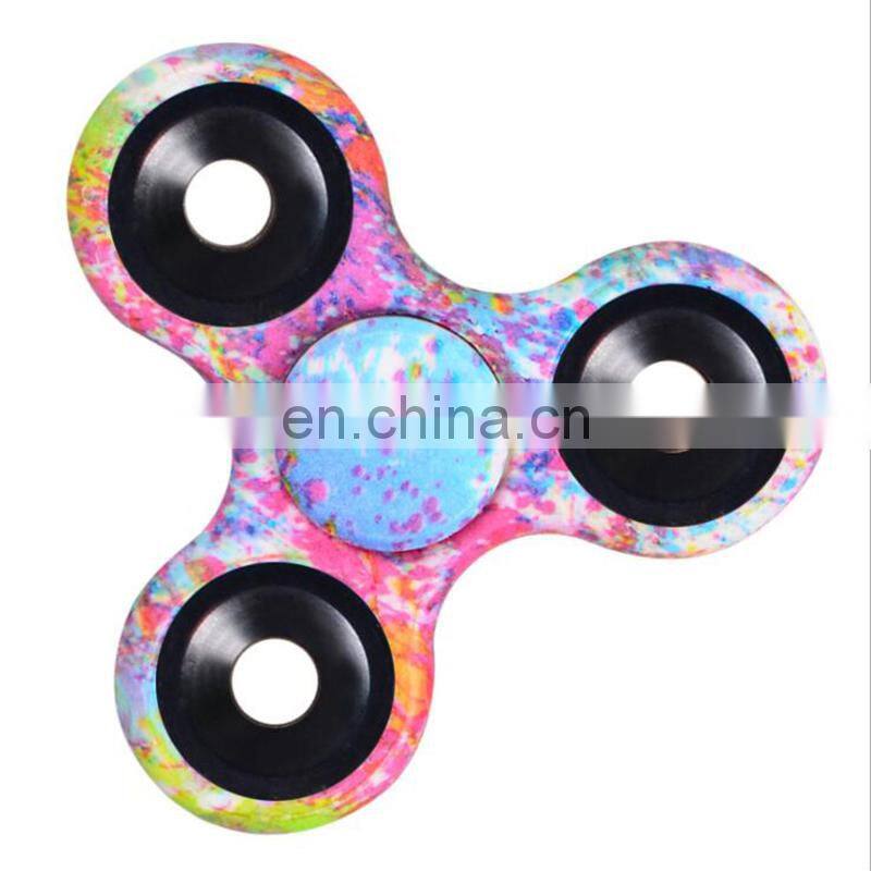 2017 hot fingertips camouflage triangle gyro decompression fingertips gyro with LED lights