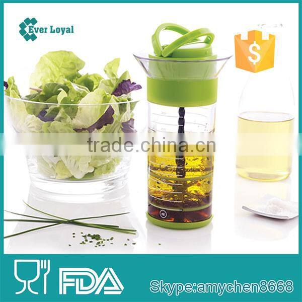 Mastrad Multi-Purpose Universal Salad Dressing Maker in Light Green/ Kitchen tools