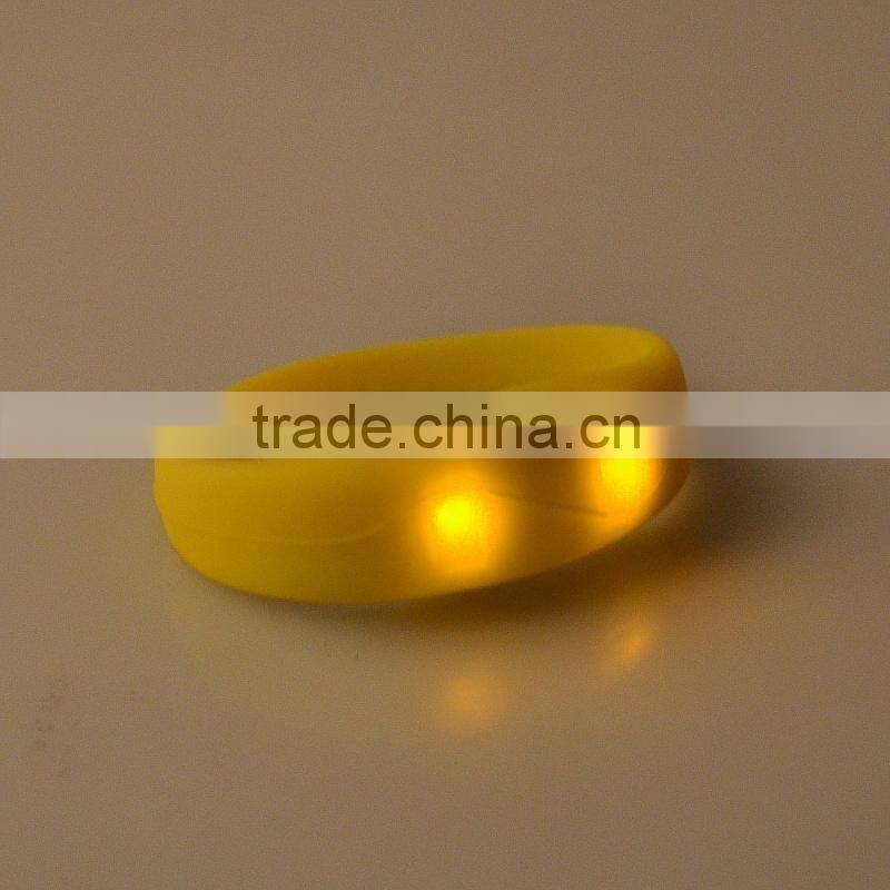 2016 Environmental beacelet led bracelet for promotion gifts silicone bracelet