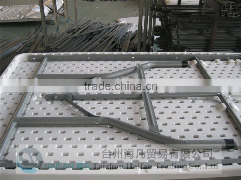 6FT folding portable plastic picnic table /outdoor picnic table folding in half /cheap and light camping table