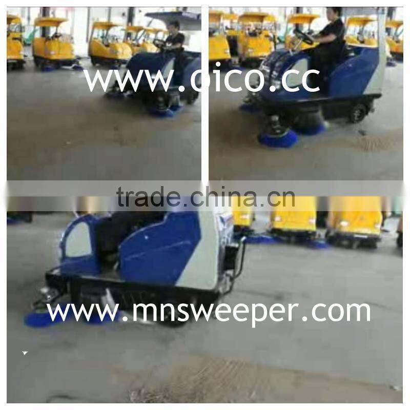 brushes lifted automatically outdoor use riding road sweeper with vacuum sweeping and water spraying