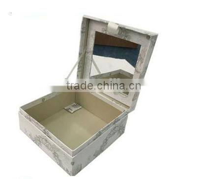 Square cosmetic box with a mirror