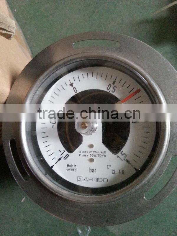 Electro contact pressure gauge with flange