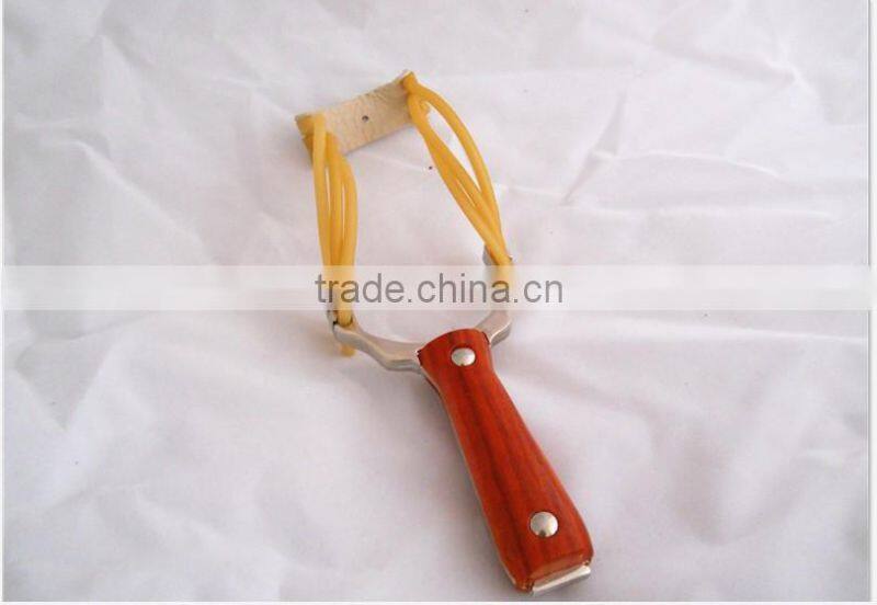 Hot Selling outdoor Handle Hunting slingshot Toy rubber sling shot Catapult +4pcs Pinball