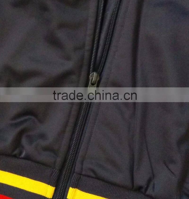 Wholesale 2016 hot sale China outdoor stylish Leisure mens sport suit