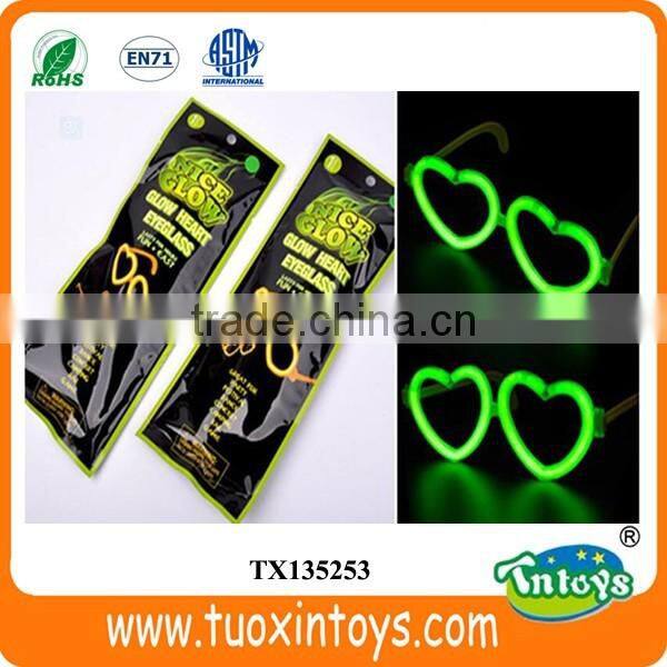 glow ring stick liquid in the dark