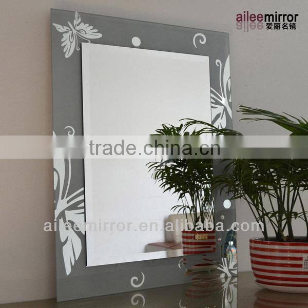 Animal framed mirror wash basin with mirror