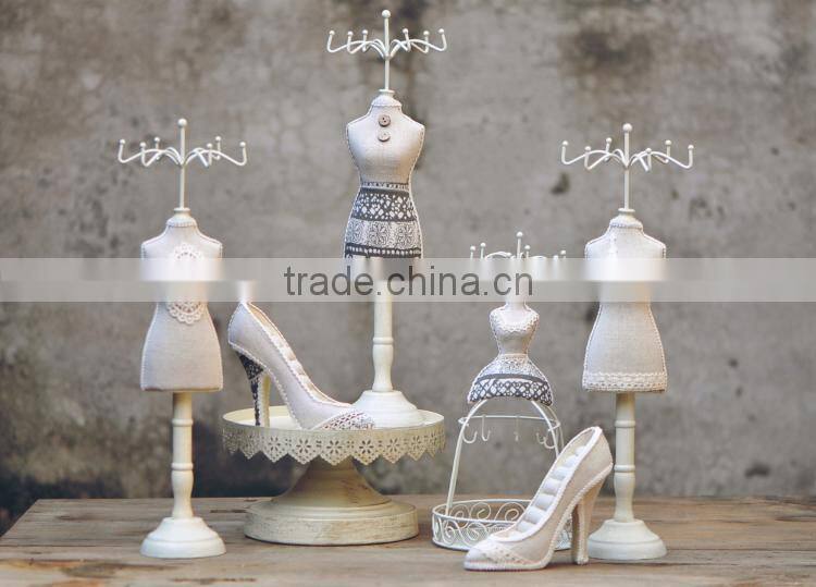Custom New Design Luxury Resin Mannequin Body Jewelry Holder Display for Necklace Pendant S1319
