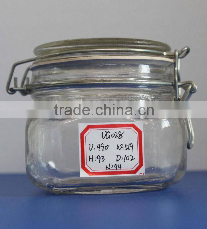 GLASS JARS AND METAL LIDS