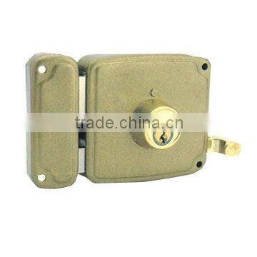 fixed cylinder puller door lock