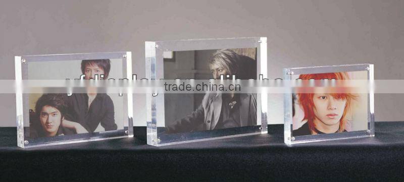 L Shape Acrylic Photo Frame in Clear Color