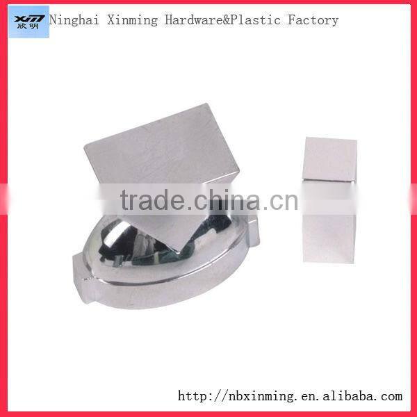 Wholesale produce Beautiful crystal perfume bottle with flower cap