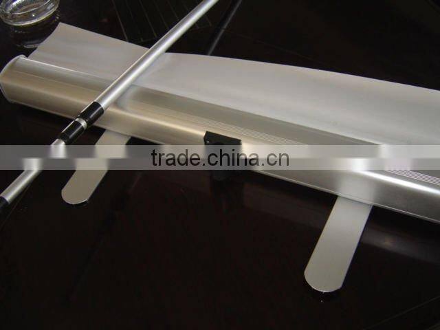 Portable roller banner