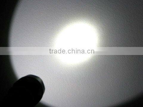 1 Mode 225 Lumens Waterproof Q5 LED Aluminum Flashlight