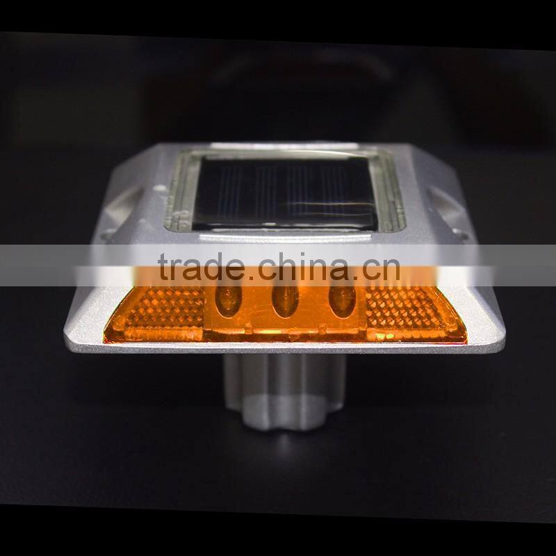 Landscape Garden Solar Powered Yellow Light Raised Pavement Maker Road Stud