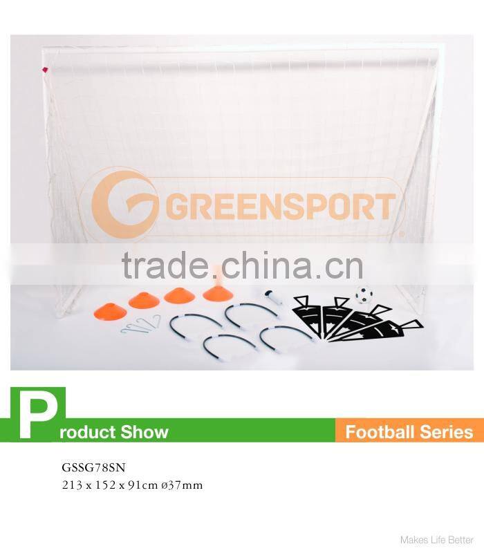 SOCCER GOAL WITH TRAINING ACCESSORIES