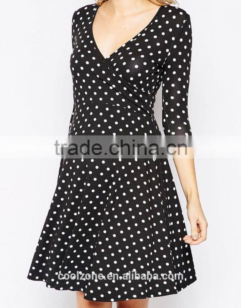 Regular fit spot print wrap design maternity clothes for nursing