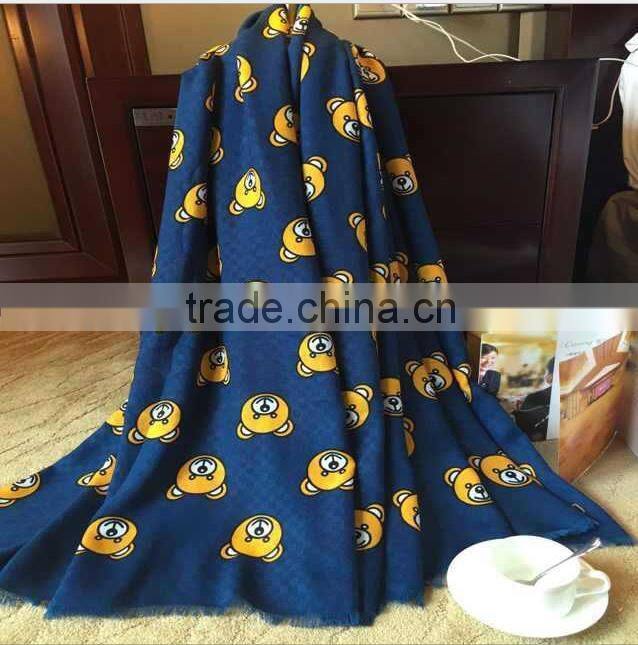 New Design Ladies Fashion Fringed Little Bear Printed Cashmere Poncho