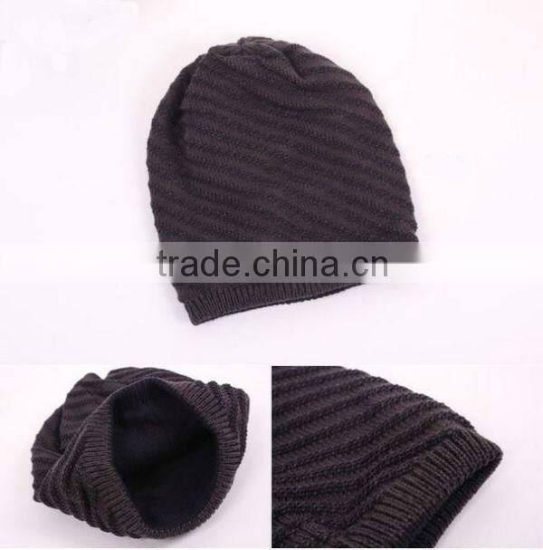 Labeling multicolor brown knit cap