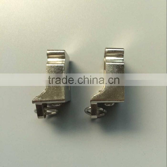 Zinc alloy curtain track seal/curtain track head