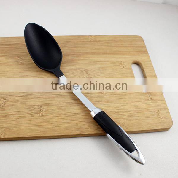 6 PIECE NYLON KITCHEN TOOLS SET