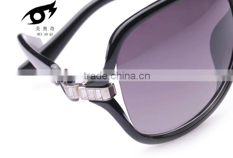 Fashionable sunglasses,glasses frame with diamond