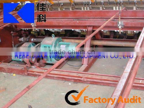 Fencing mesh panel welding machine