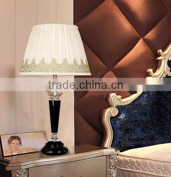 Column design clear and black K9 crystal table lamp with lace lampshade