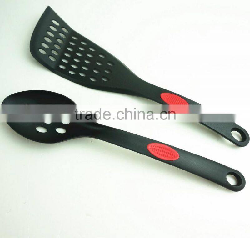 33053 nylon kitchen tturner and spoon