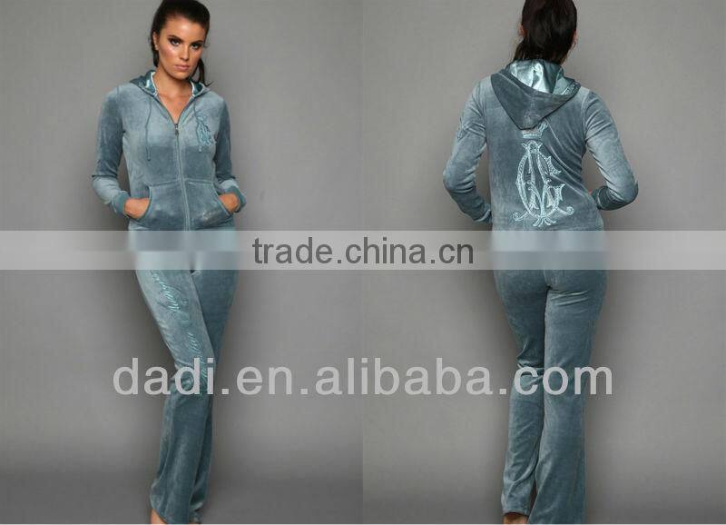 Canada High Quality Green Velour Women Tracksuit With Hoodie Embroidery , Velour Set