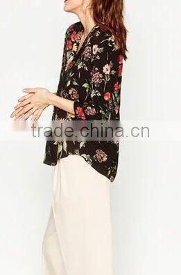 Runwaylover EY2327B 2017 Ladies Deep V-Neck Printed Blouse