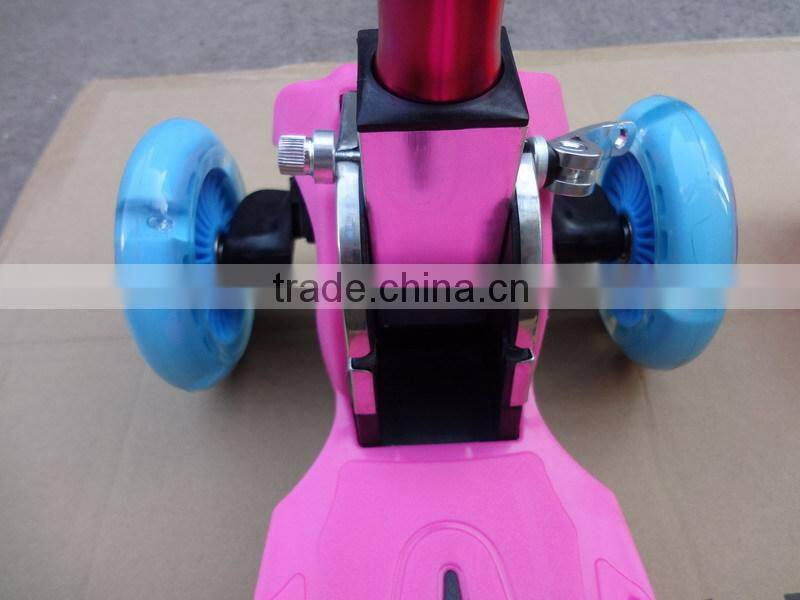 2015 new design mini kick scooters with MP3 and flash handle bar With MP3 mini kick scooters/dual pedal scooter/kick scooters