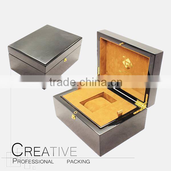 Single display wooden watch box