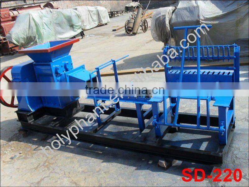 Non-vacuum clay brick extruder