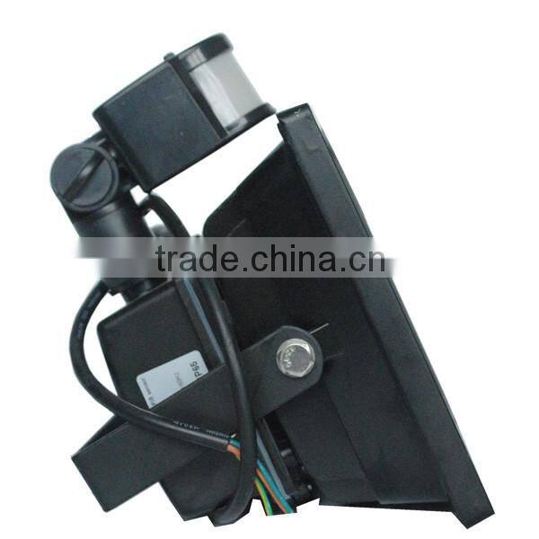 Long sensor distance IP54 energy saving led flood light 20w
