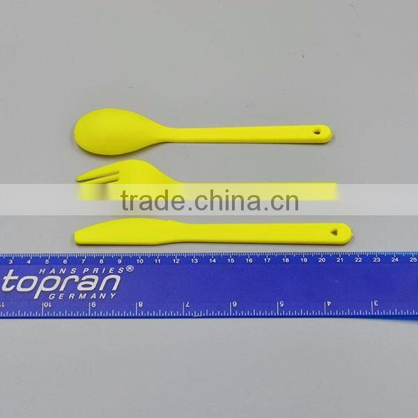 High Quality Plastic Picnic Tableware Set of 16 for Sale