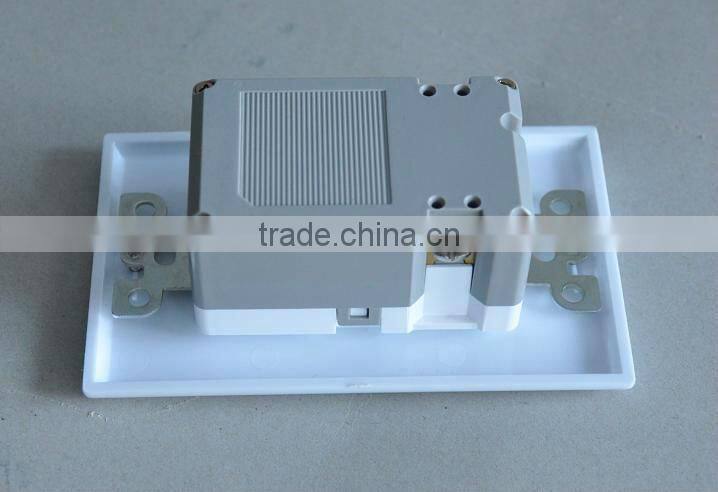 USA type wall socket with 1 USB port