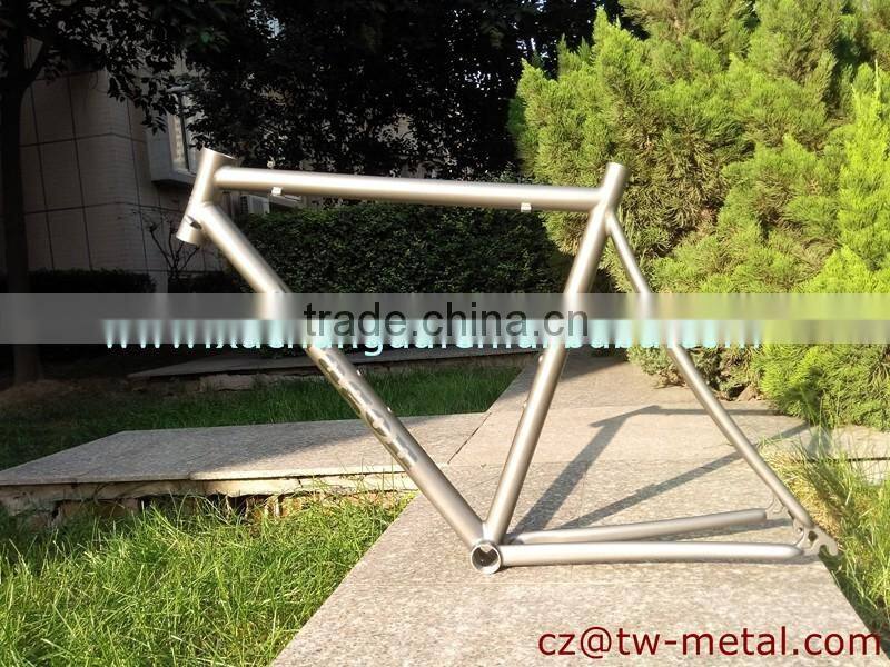 Customized Titanium road bicycle frame touring bike frame with polished logo & Integrated head tube
