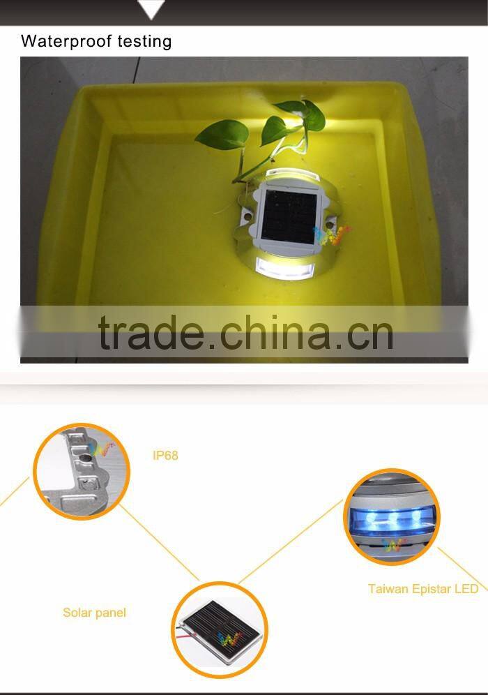 Aluminum solar power blue led flashing light reflective road stud