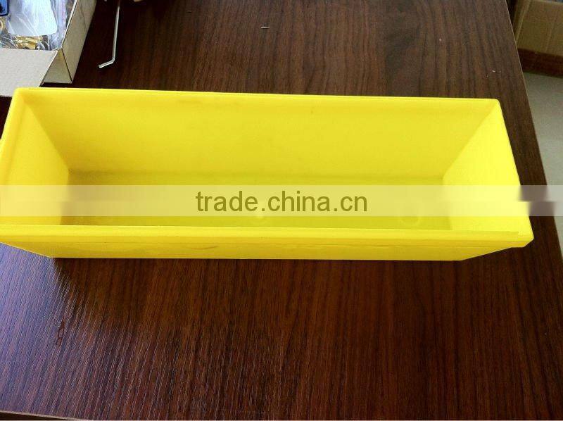 plastic mud pan