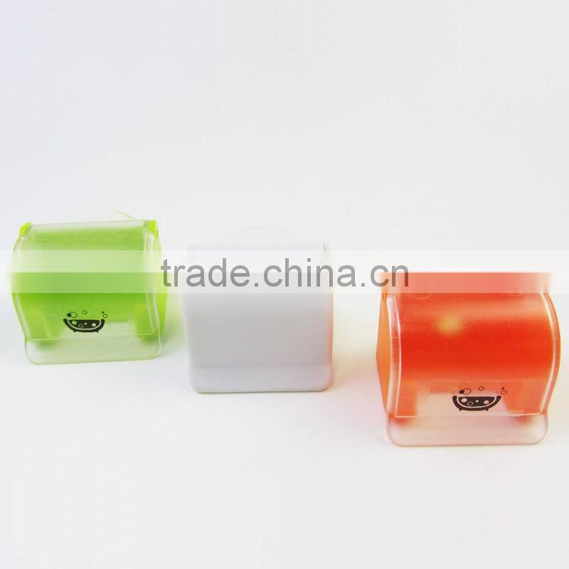 Plastic Shaver Holder / Plastic Razor Holder