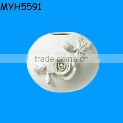 Creative design white ceramic flower vase