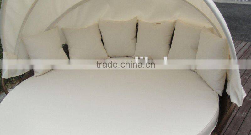 Rattan round outdoor lounge bed with canopy