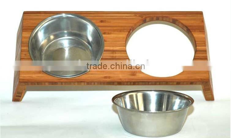 Bamboo pet feeder