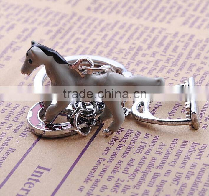 Promotion hard pvc running horse zine alloy lover key ring