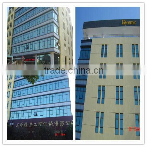 Screeding concrete vibrator screed with Honda engine has strong power