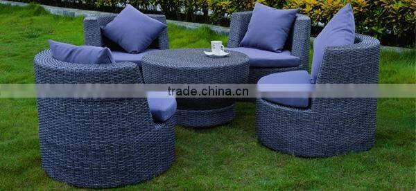 garden rattan table and chair