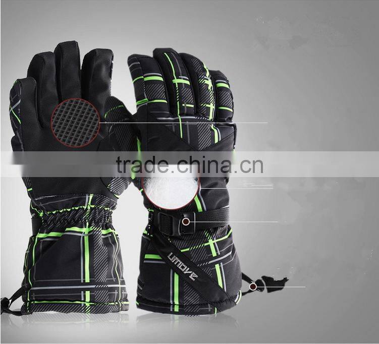 Ski gloves