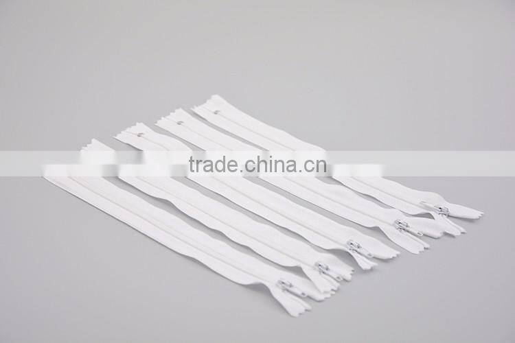 High Quality No.#3 20 cm Auto Lock Close End White Nylon Zipper